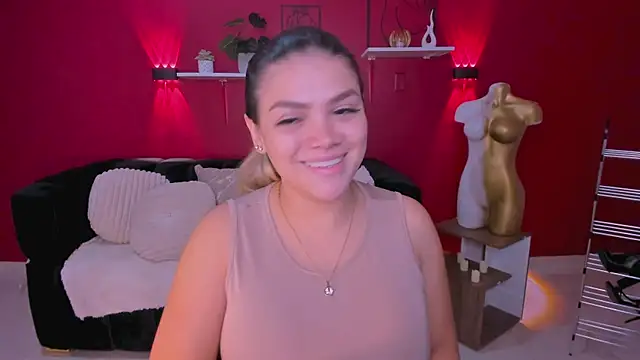 Snapshot of Sofia_Velvetx chatting on May 26, 1:07 pm Sofia Velvetx online show from May 26, 1:07 pm