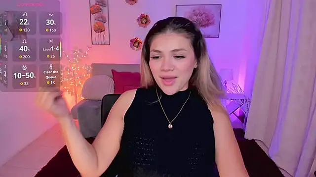 Snapshot of Sofia_Velvetx chatting on May 30, 10:29 pm Sofia Velvetx online show from May 30, 10:29 pm