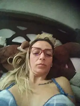 AlanaBrunetteX X online show from April 19, 3:00 pm