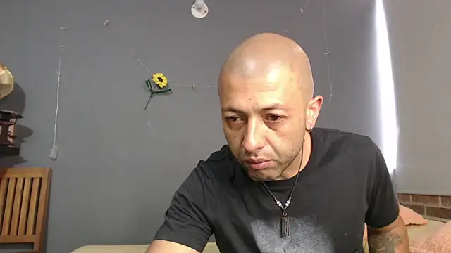Snapshot of _bonnie_and_clyde chatting on May 12, 8:17 pm bonnie and clyde online show from May 12, 8:17 pm