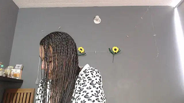 Snapshot of _bonnie_and_clyde chatting on May 15, 7:54 pm bonnie and clyde online show from May 15, 7:54 pm