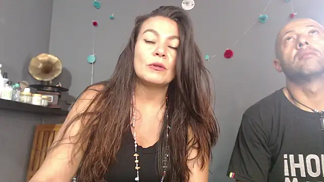 Snapshot of _bonnie_and_clyde chatting on May 27, 8:06 pm bonnie and clyde online show from May 27, 8:06 pm