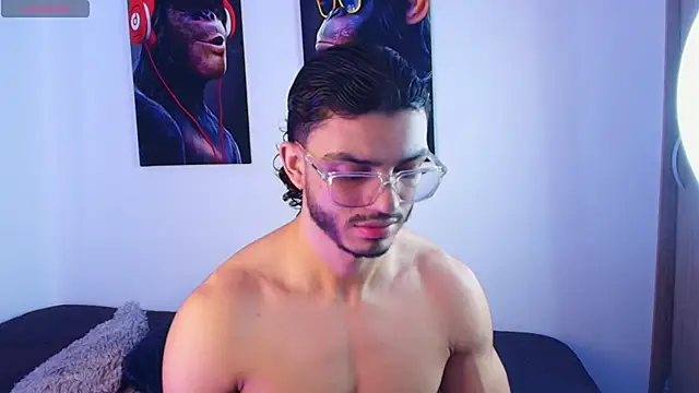 IamAxel03 online show from May 1, 6:23 pm