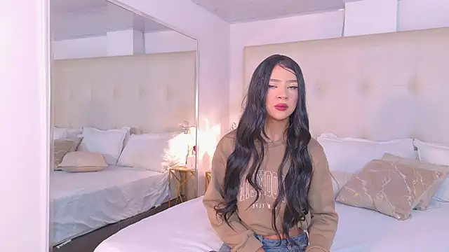 Snapshot of Sandy_Becker chatting on June 23, 12:25 pm Sandy Becker online show from June 23, 12:25 pm