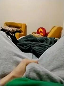 y2561 online show from April 3, 11:58 pm