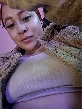 Snapshot of venuscopper chatting on May 17, 1:03 am venuscopper online show from May 17, 1:03 am