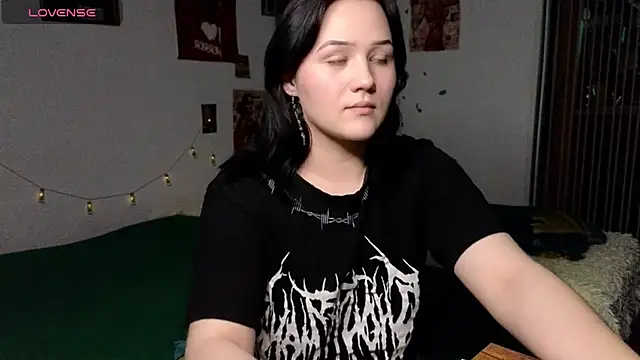 Tori Sweet online show from May 1, 2:05 am
