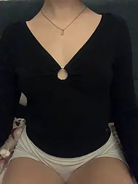 Snapshot of Branquinha_rose chatting on June 14, 2:24 am Branquinha rose online show from June 14, 2:24 am