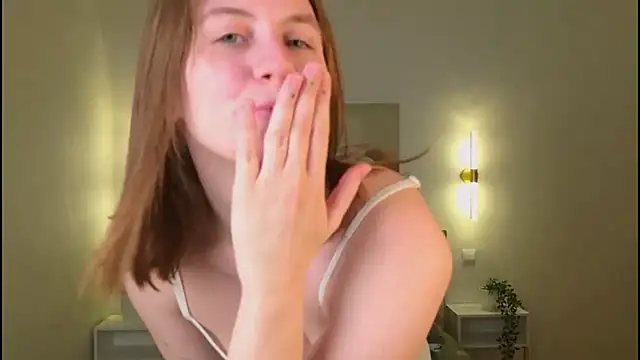 MellyAlfayi online show from March 29, 7:25 pm