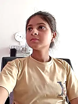 Snapshot of TANU01990 chatting on March 31, 8:37 am TANU01990 online show from March 31, 8:37 am