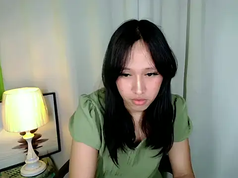 Snapshot of urjessica_love chatting on June 17, 7:00 am urjessica love online show from June 17, 7:00 am