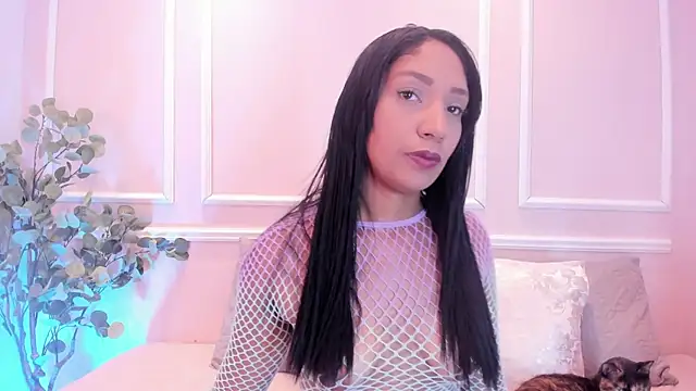 Snapshot of maia_lion chatting on June 29, 5:13 pm maia lion online show from June 29, 5:13 pm