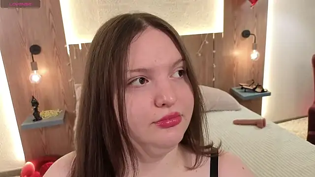 Snapshot of Kristy_Grace chatting on April 18, 8:07 am Kristy Grace online show from April 18, 8:07 am