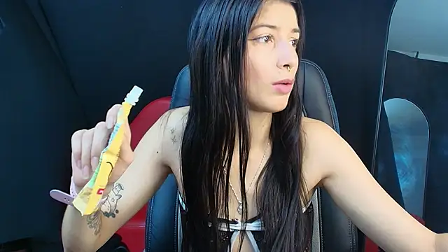 jazminswee online show from May 1, 8:24 pm