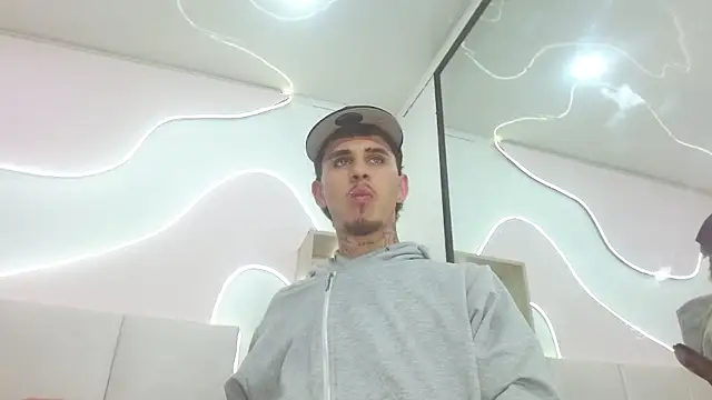 DanntheStiff online show from June 24, 7:35 pm