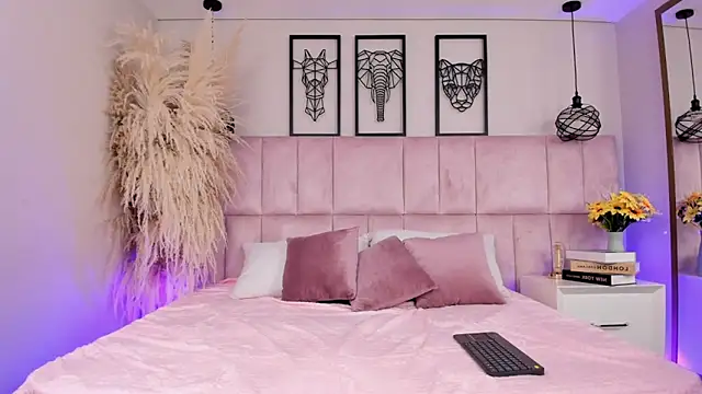 Snapshot of Iam_yuls_ chatting on April 8, 3:17 am Iam yuls online show from April 8, 3:17 am