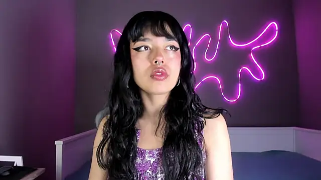 Saphyralux online show from May 2, 9:53 pm