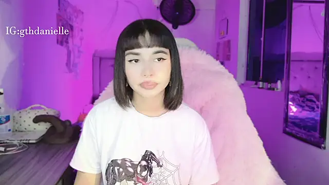 goth Valentinna online show from May 23, 9:41 pm