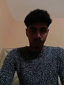 Snapshot of LucaColmal chatting on April 3, 5:27 am LucaColmal online show from April 3, 5:27 am