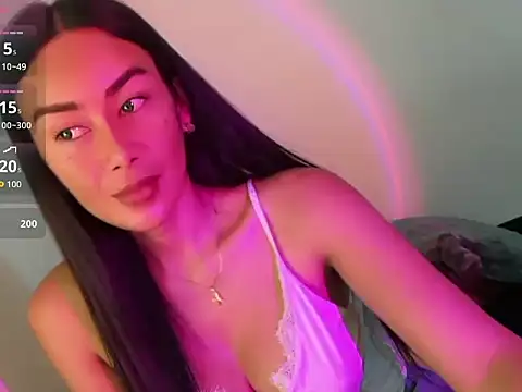 Snapshot of SweetSugar_xx chatting on June 24, 1:43 pm SweetSugar xx online show from June 24, 1:43 pm