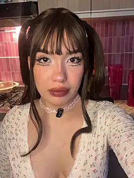 slyveon online show from April 4, 7:28 am