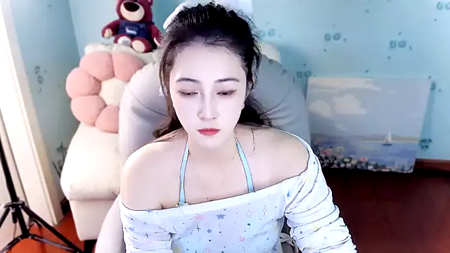 Snapshot of summer_uu chatting on June 21, 3:36 pm summer uu online show from June 21, 3:36 pm
