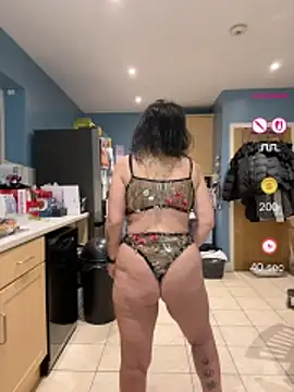 IvyBelleMilf online show from May 19, 9:10 pm