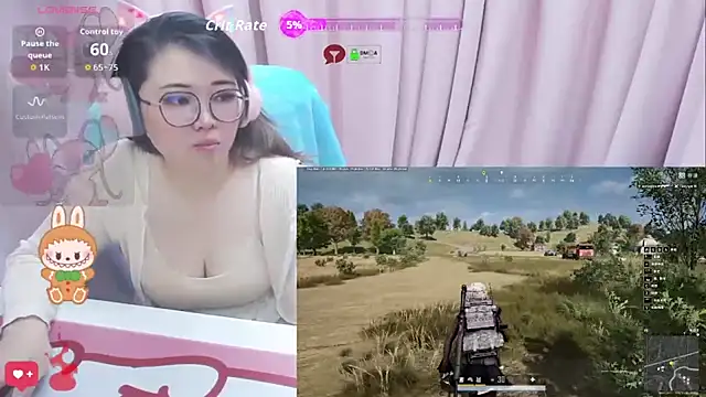 momobigmomo online show from May 21, 1:18 pm