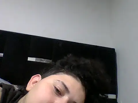 lunaa love online show from March 29, 11:27 pm