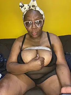 BoobsQueeen online show from June 30, 4:13 am