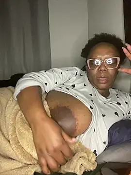 BoobsQueeen online show from July 28, 2:13 pm