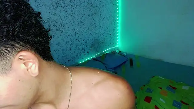 Snapshot of tonydesire_ chatting on June 25, 8:02 pm tonydesire online show from June 25, 8:02 pm