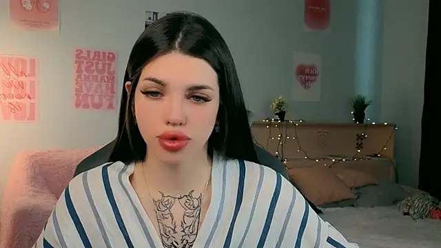 molly rettyy online show from May 8, 4:29 am