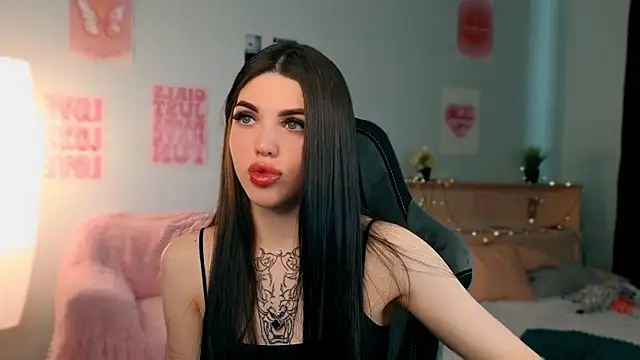 molly rettyy online show from May 15, 4:19 am