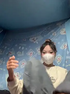 Snapshot of MINABCZ10 chatting on May 3, 7:03 am MINABCZ10 online show from May 3, 7:03 am