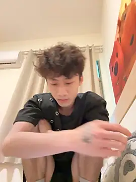 Snapshot of sexyboy-3525 chatting on May 1, 5:56 am sexyboy-3525 online show from May 1, 5:56 am