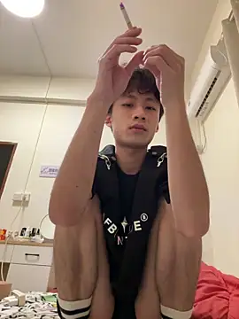 Snapshot of sexyboy-3525 chatting on May 11, 3:40 pm sexyboy-3525 online show from May 11, 3:40 pm
