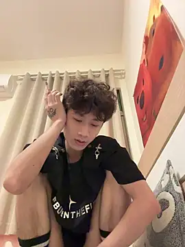 Snapshot of sexyboy-3525 chatting on May 14, 7:26 am sexyboy-3525 online show from May 14, 7:26 am