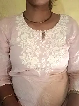 Snapshot of riyaa_sexyy chatting on May 28, 8:44 am riyaa sexyy online show from May 28, 8:44 am