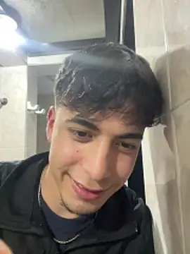 Snapshot of nico_herrera__ chatting on June 10, 1:17 am nico herrera online show from June 10, 1:17 am
