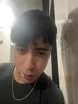 Snapshot of nico_herrera__ chatting on June 25, 2:11 am nico herrera online show from June 25, 2:11 am