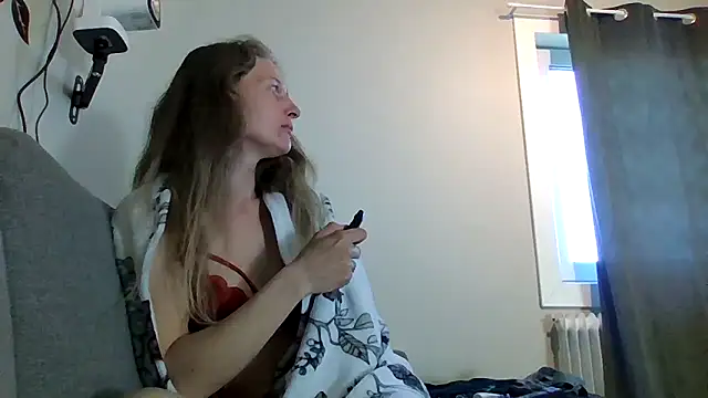 BlondeXtar online show from April 24, 5:54 am