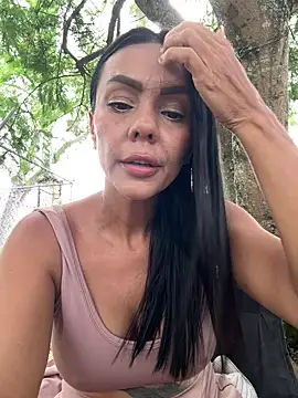 Snapshot of SofiParma chatting on April 17, 7:39 pm SofiParma online show from April 17, 7:39 pm