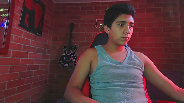 Snapshot of ethann2_ chatting on March 31, 4:51 pm ethann2 online show from March 31, 4:51 pm