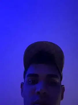 Snapshot of Josehjr chatting on May 10, 11:21 pm Josehjr online show from May 10, 11:21 pm