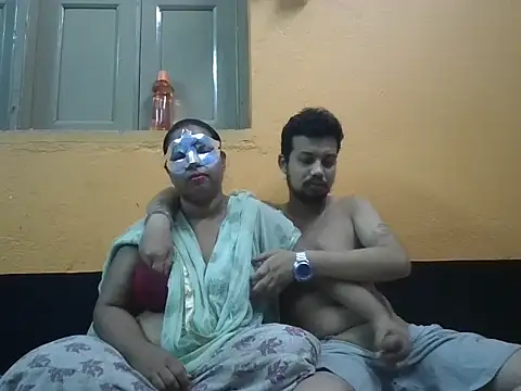 Naina1994 online show from April 25, 6:05 pm