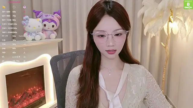 Snapshot of youmibaby11 chatting on June 28, 2:45 pm youmibaby11 online show from June 28, 2:45 pm