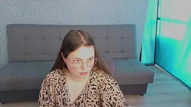 Snapshot of SofiDreamm chatting on June 4, 2:45 pm SofiDreamm online show from June 4, 2:45 pm