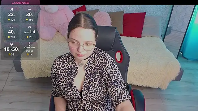 Snapshot of SofiDreamm chatting on June 21, 3:14 pm SofiDreamm online show from June 21, 3:14 pm
