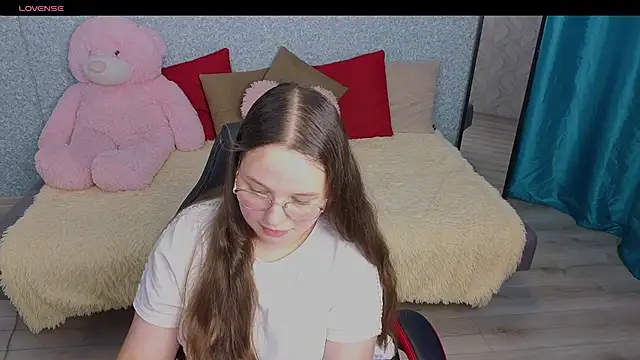 Snapshot of SofiDreamm chatting on June 30, 11:06 pm SofiDreamm online show from June 30, 11:06 pm